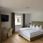 Seehotel Lilly 3* Strobl