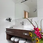 Ξενοδοχείο Seehotel Lilly 3*