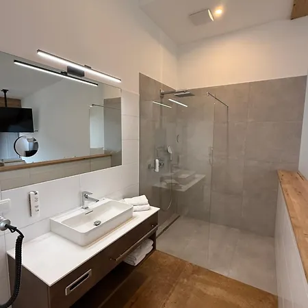 Seehotel Lilly Hotell Strobl