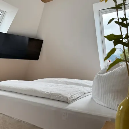 Seehotel Lilly Штробль