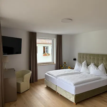 Seehotel Lilly 3* Штробль
