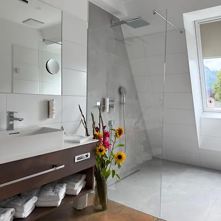 Seehotel Lilly 3* Strobl