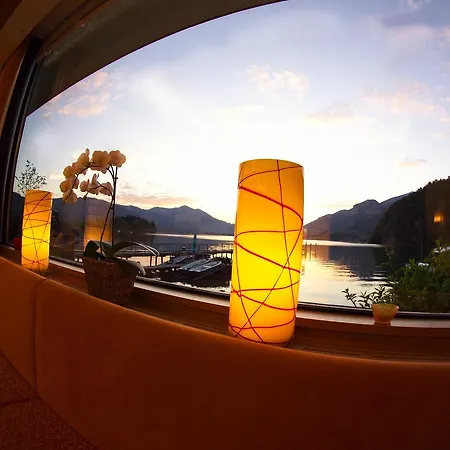 丽丽湖畔酒店