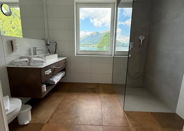 Seehotel Lilly Hotel Strobl