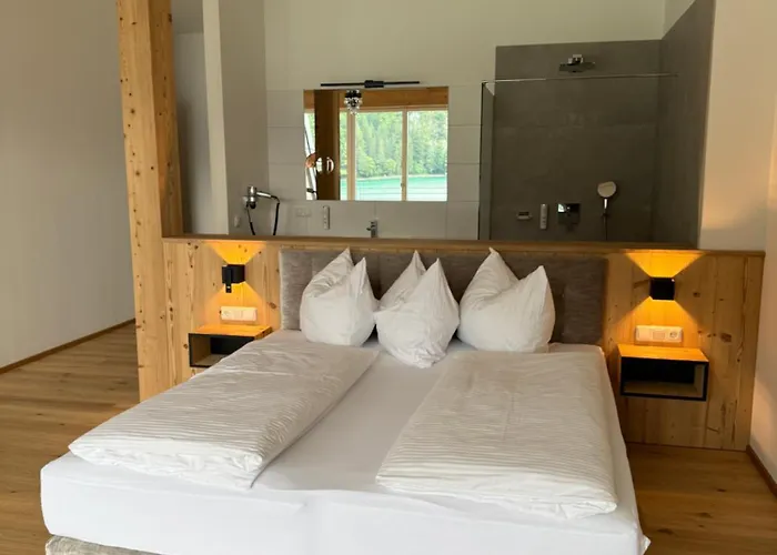 Seehotel Lilly Hotel Strobl